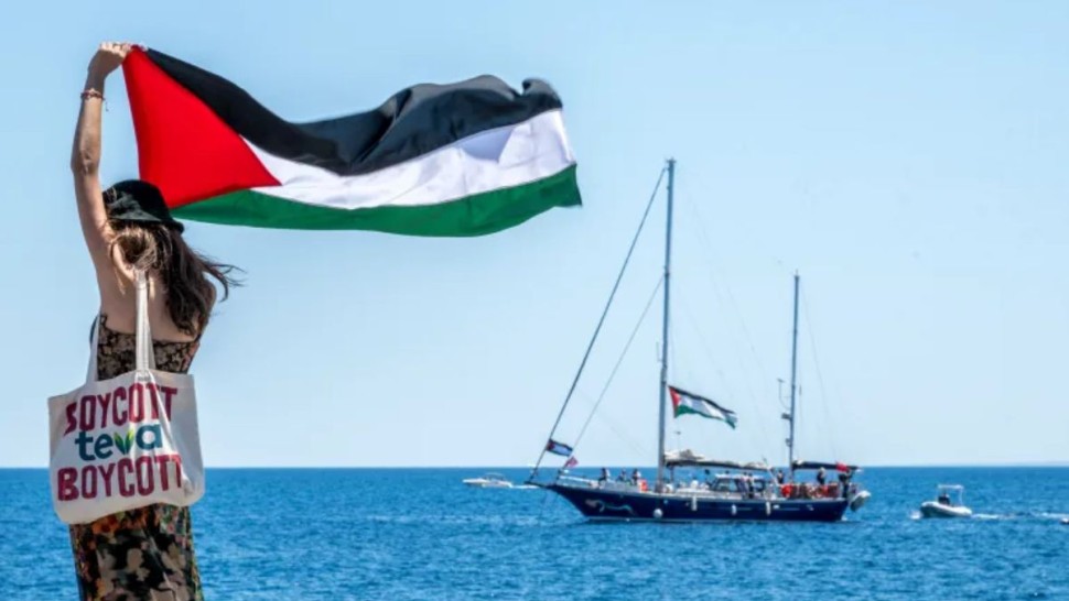 "أسطول الصمود" العالمي يطرد صحفية إيطالية