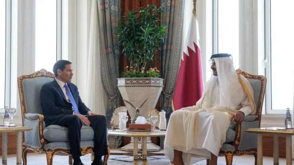 أمير قطر ووزير الخارجية الأمريكي يبحثان التعاون الدفاعي