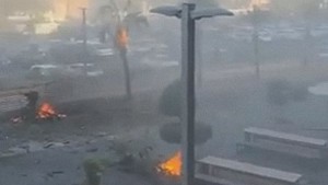 القناة 13 العبرية: 22 مصابا جراء سقوط وانفجار مسيرة بإيلات