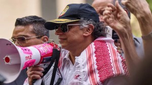 رئيس كولومبيا يتهم أمريكا بانتهاك القانون الدولي بعد إلغاء تأشيرته