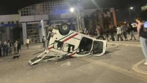 المغرب : الاحتجاجات تتصاعد وتتحول إلى مواجهات عنيفة بين المتظاهرين و الأمن