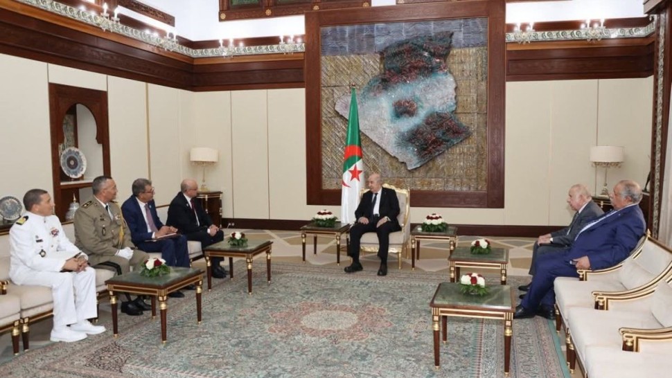 وزير الدفاع الوطني خالد السهيلي يلتقي الرئيس الجزائري