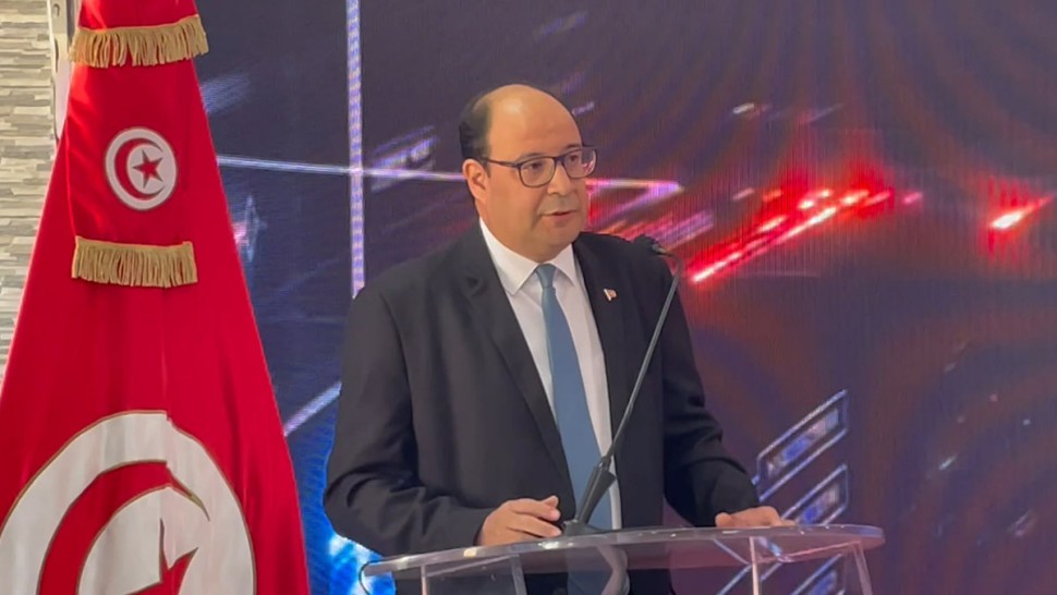 وزير تكنولوجيا الاتصال