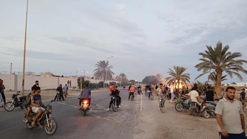 قابس : الأمن يفرّق المحتجّين أمام بوابة المجمع الكيميائي