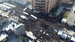 وصول أسرى فلسطينيين محررين من سجون الاحتلال إلى غزة