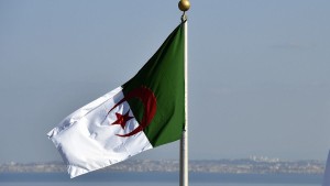 الجزائر توقّع عقدا نفطيا مع شركة سعودية بقيمة 5,4 مليارات دولار