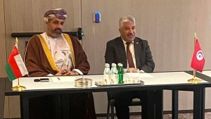 تونس وسلطنة عمان تعززان التعاون في مجالات العمل والتكوين المهني وتبادل الكفاءات