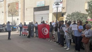قفصة: وقفة احتجاجية امام المجمع الكيميائي تضامنا مع أهالي قابس