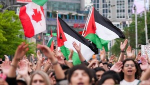 كنديون يطالبون حكومة بلادهم بوقف مبيعات الأسلحة للاحتلال