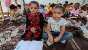 الأونروا: 300 ألف طفل بغزة سجلوا في برامجنا للتعلم