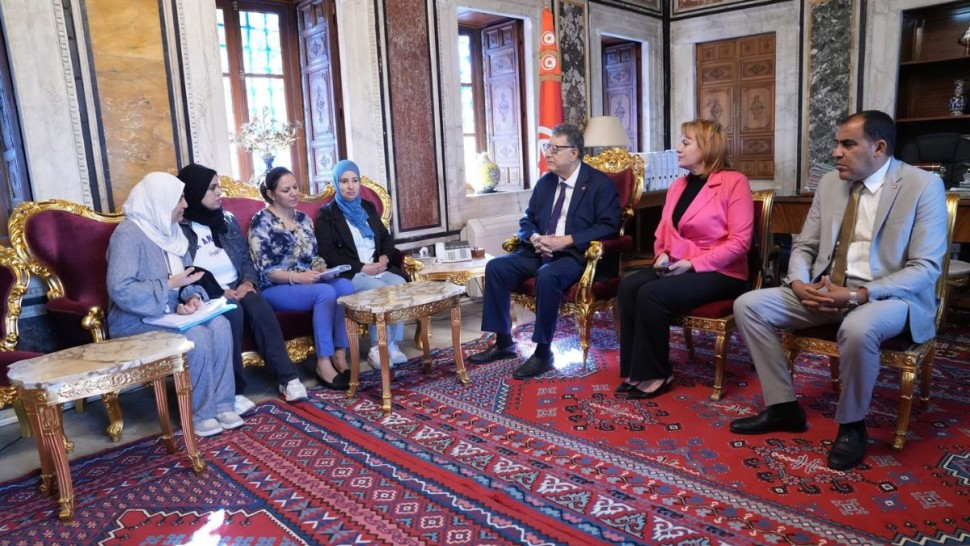 في لقائهم ببودربالة: خريجو التعليم العالي المدرجون ضمن برنامج الخدمة المدنية التطوعية يطالبون بتسوية وضعياتهم