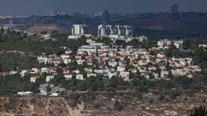 الاحتلال يصادق على بناء نحو 1300 وحدة استيطانية جديدة