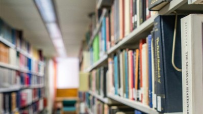 إعلان الفائزين بجائزة ميديسيس الأدبية الفرنسية المرموقة لعام 2025