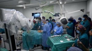 مستشفى شارل نيكول: نجاح أول عملية جراحية روبوتية في تونس على مستوى الجهاز الهضمي