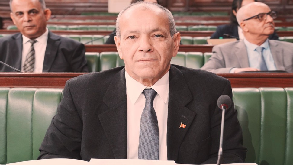 وزير البيئة: 10 آلاف طن نفايات يوميا وتجربة لإنتاج الكهرباء منها