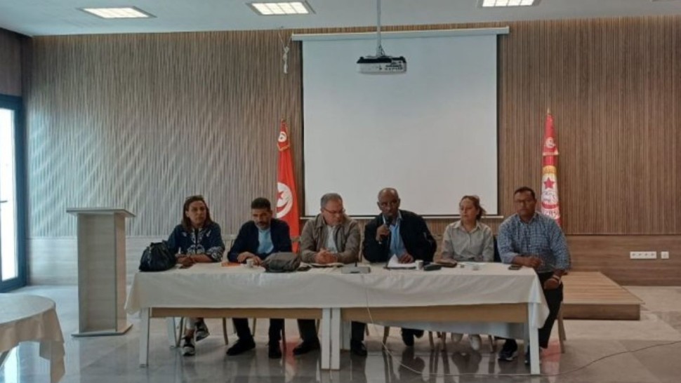 الهيئة الإدارية للسياحة و الصناعات الغذائية تقرّ اضرابا عامّا قطاعيا بيوم