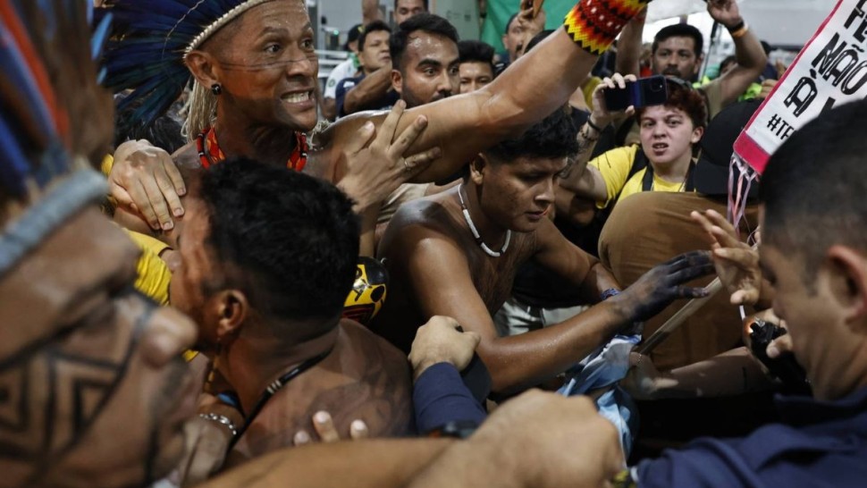 البرازيل : محتجّون من السكان الأصليين يغلقون مدخل مؤتمر كوب 30