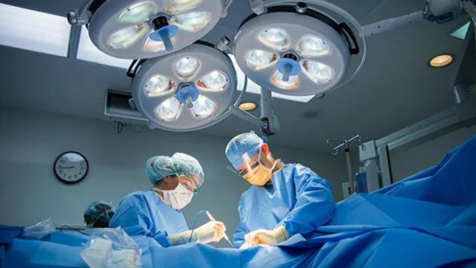 معهد صالح عزيز: نجاح عملية جراحية دقيقة مكّنت طفلة من التنفّس طبيعيا لأول مرة