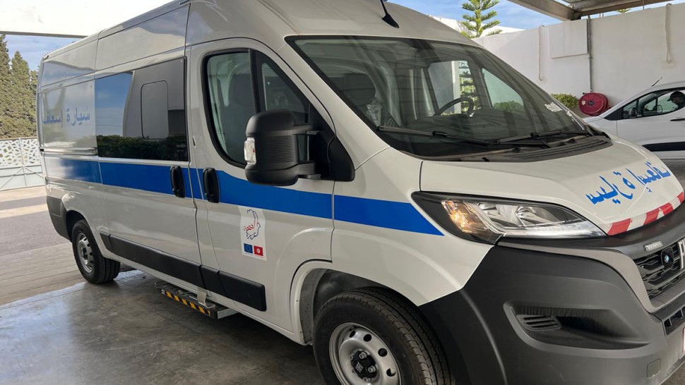 الاتحاد الأوروبي يسلّم تونس 47 سيارة إسعاف مجهزة