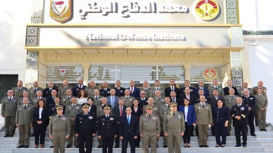 وزير الدفاع يفتتح الدورة الـ43 لمعهد الدفاع الوطني