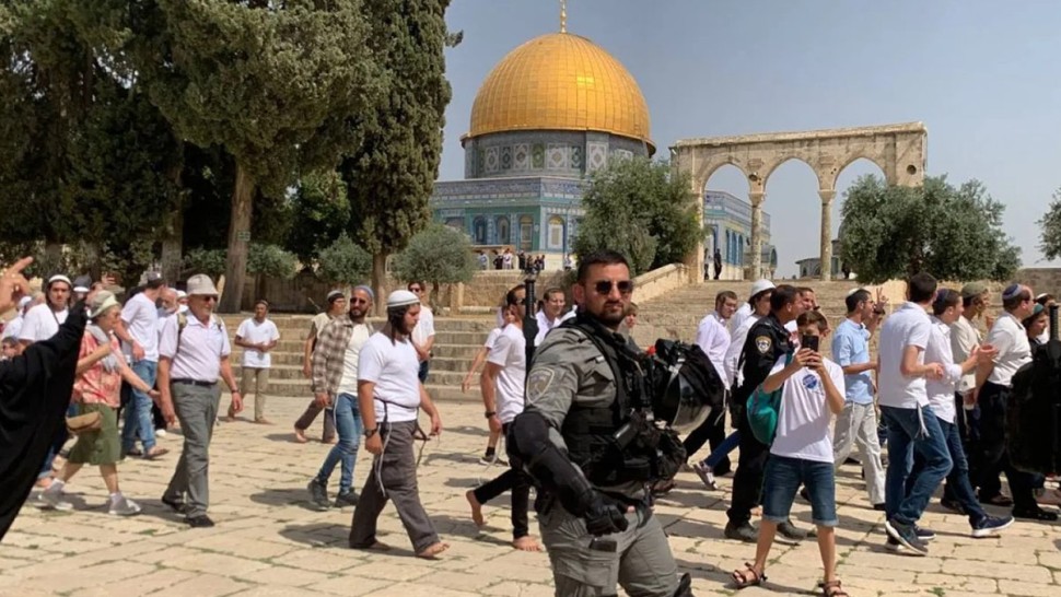 عشرات المستوطنين يقتحمون المسجد الأقصى ويؤدّون طقوساً تلمودية