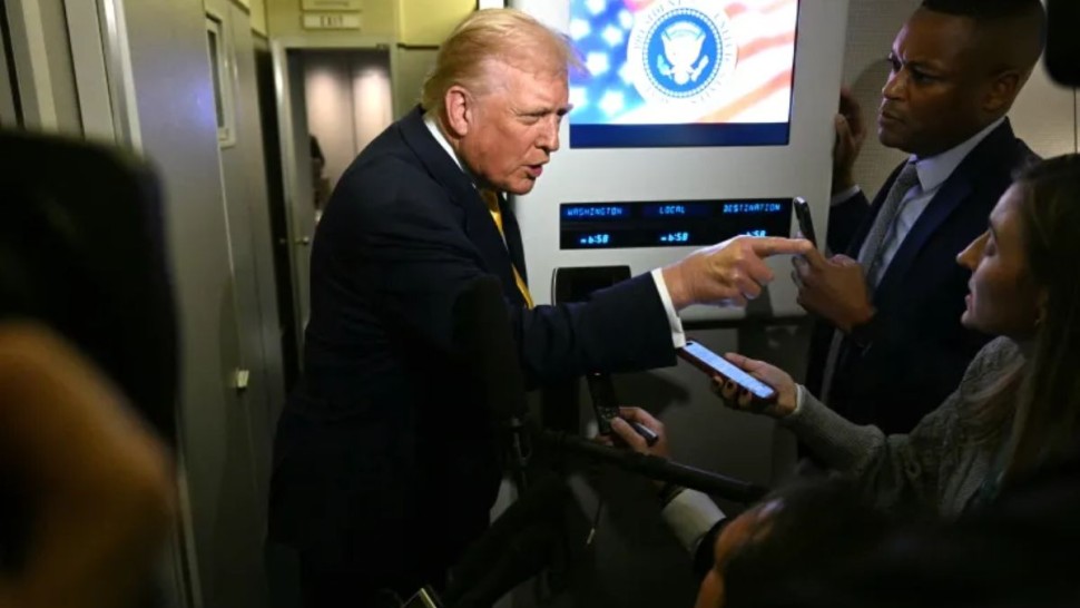 ''اصمتي أيتها الخنزيرة''.. ترامب يهين صحفية سألته عن ملفات إبستين