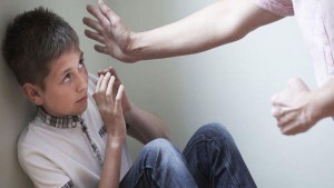 طبيبة مختصة في طب الأطفال تحذر: صفع الأطفال على الوجه قد يؤدي الى تداعيات خطيرة