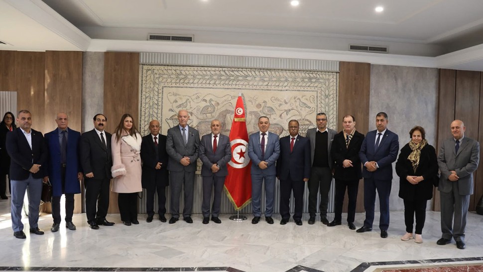 وفد برلماني جزائري يصل إلى تونس في زيارة رسمية