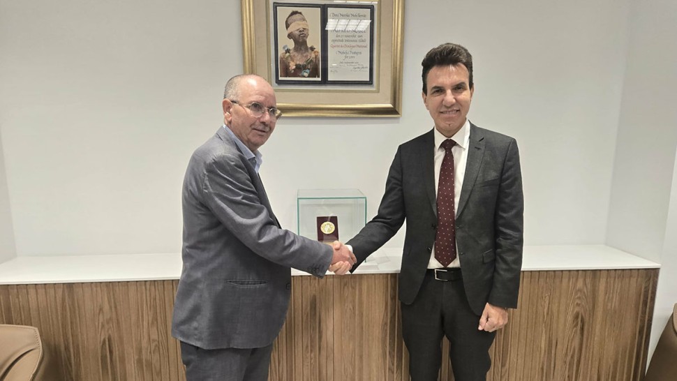 خلال لقائه الطبوبي: سفير الاتحاد الأوروبي يُثمّن دور اتحاد الشغل