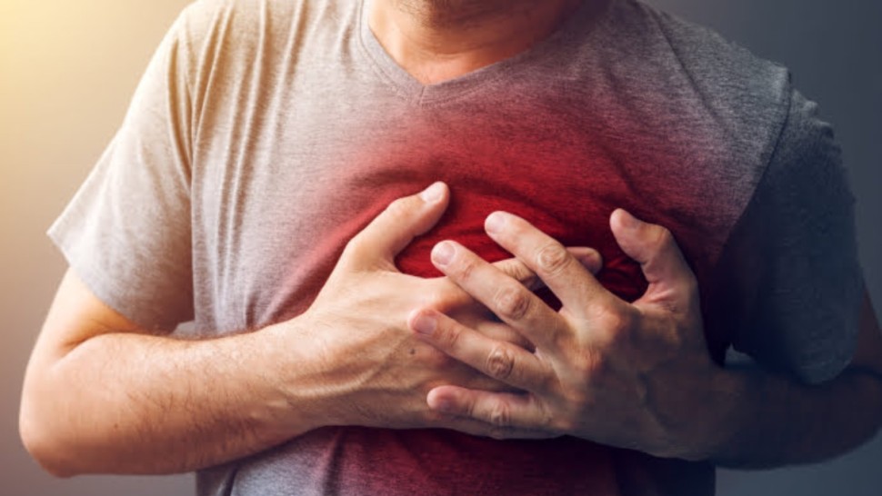 كاتب عام جمعية أمراض وجراحة القلب: الجلطات القلبية لدى هذه الفئات ترتفع في الطقس البارد