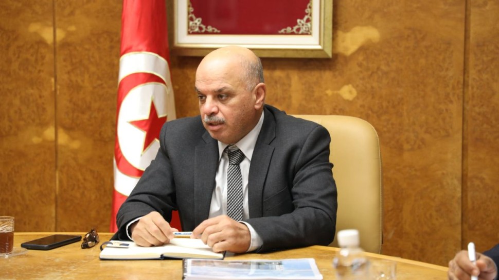 وزير النقل يعلن خطة لتنشيط المطارات الداخلية