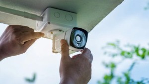 وزارة الداخلية : ندعم مقترح تركيز كاميرات مراقبة لحماية محيط المؤسسات التربوية