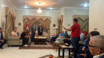 وزير الشباب والرياضة يلتقي الجالية التونسية في قطر