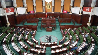 مشروع قانون المالية 2026: المصادقة على تخفيض المعاليم الديوانية على النظارات