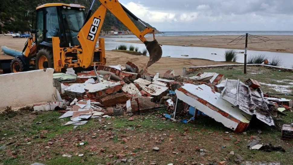 بنزرت  : تنفيذ 4 قرارات هدم و إزالة تصديّا للتحوّز بالملك العمومي