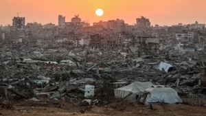 قوات الاحتلال تنسف مباني سكنية بحي الزيتون