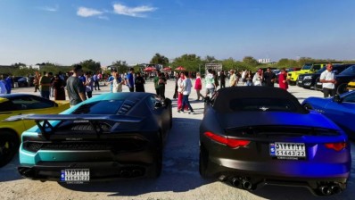 إيران: إيقاف منظمَي ماراطون بعد مشاركة عداءات دون حجاب