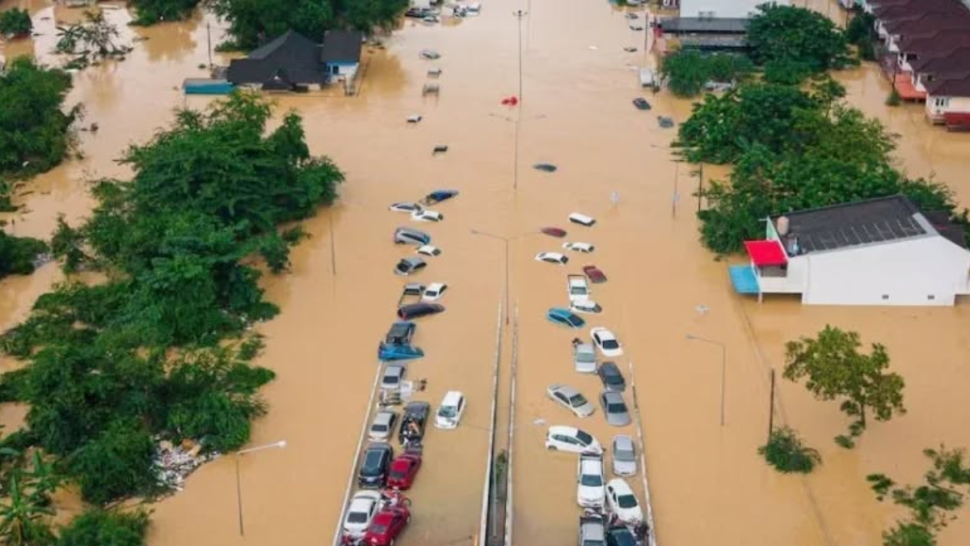 ارتفاع حصيلة قتلى الفيضانات في إندونيسيا