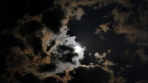 الليلة: مع أمطار ضعيفة ومتفرقة بالمناطق الساحلية للشمال