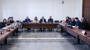 تكوين لجنة متناصفة للنظر في الفصول الخلافية من مشروع قانون المالية