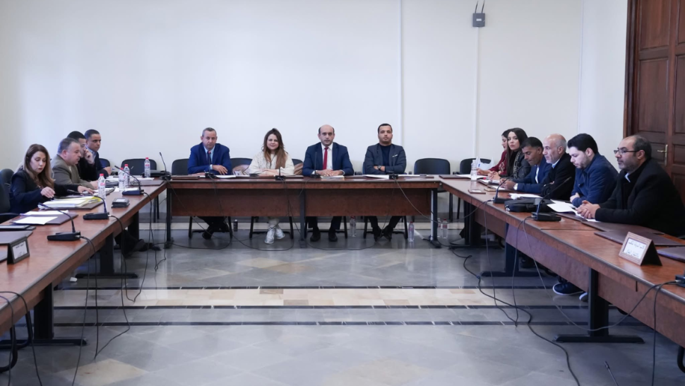 تكوين لجنة متناصفة للنظر في الفصول الخلافية من مشروع قانون المالية