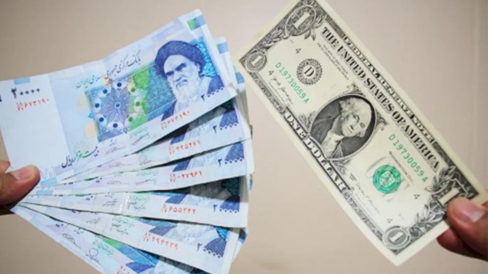 الريال الإيراني يهبط إلى أدنى مستوى له على الإطلاق