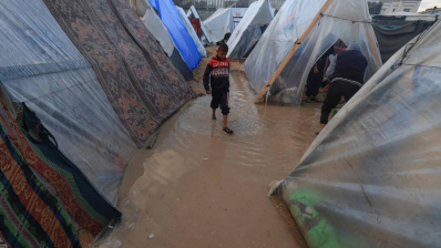 غزة: مليون ونصف نازح في خيام منهارة وأزمة إنسانية تتفاقم مع الشتاء