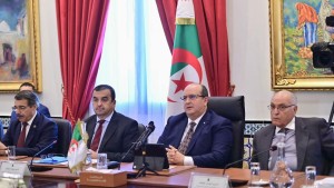 الوزير الأول الجزائري يكشف حجم المبادلات التجارية بين تونس والجزائر