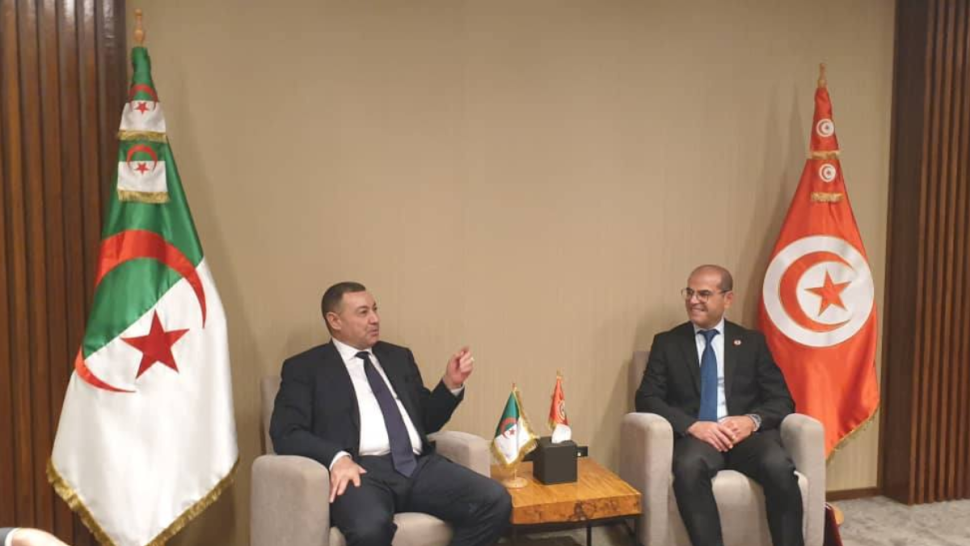 تونس والجزائر تتفقان على احداث ممر اقتصادي تجاري مشترك