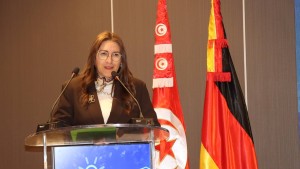 وزيرة المالية