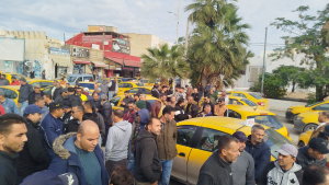 القيروان: سائقو التاكسي الفردي يحتجون بعد مقتل زميلهم في "براكاج"