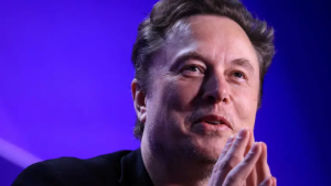 إيلون ماسك يصبح أول شخص في العالم تصل ثروته إلى 749 مليار دولار