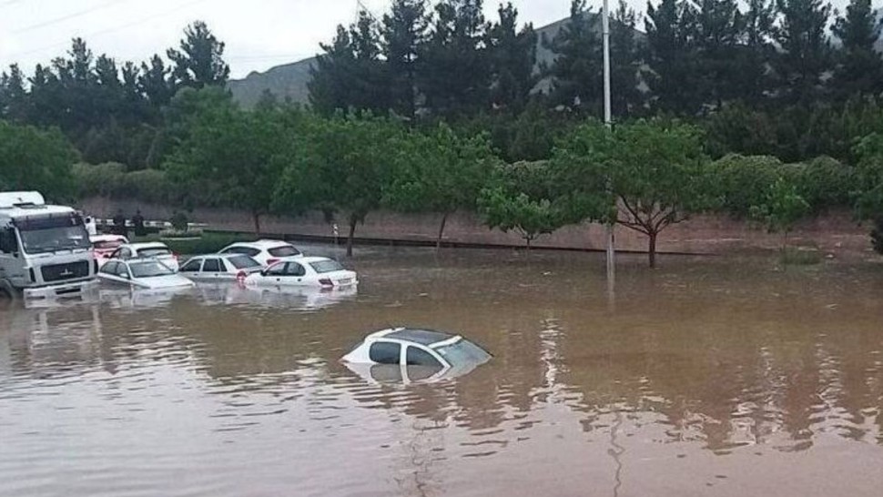 5 قتلى جراء فيضانات في محافظة فارس الإيرانية