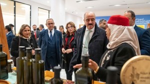 الدبلوماسية التونسية تراهن على زيت الزيتون لتعزيز الإشعاع الاقتصادي عالميًا